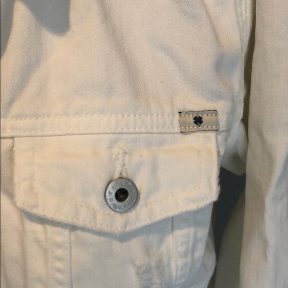 NWT Lucky Brand white distressed jean jacket - Picture 4 of 7